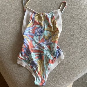 Zulu and zephyr one piece tropical print bathing suit never worn